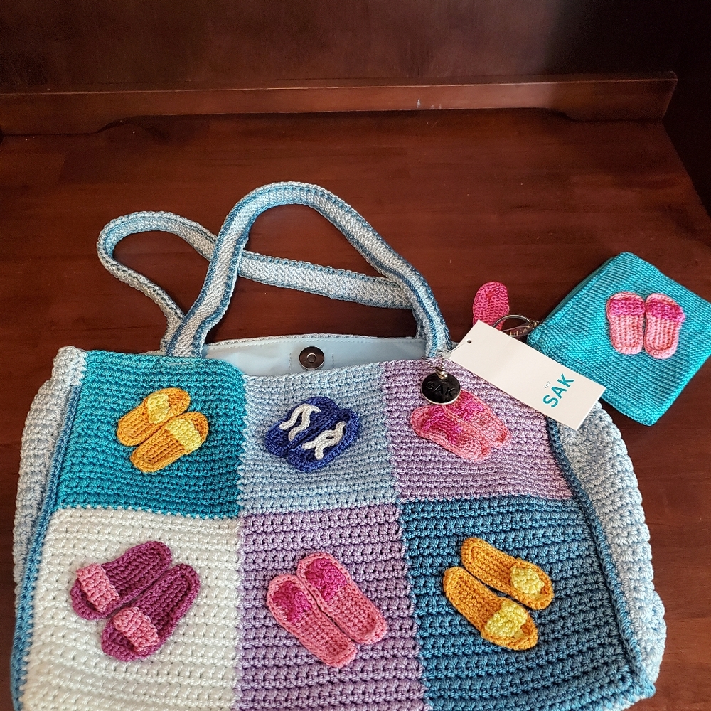 NWT The Sak bag with flip flop detail
